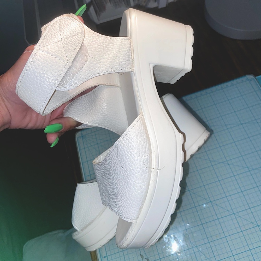 WHITE PLATFORM SANDALS